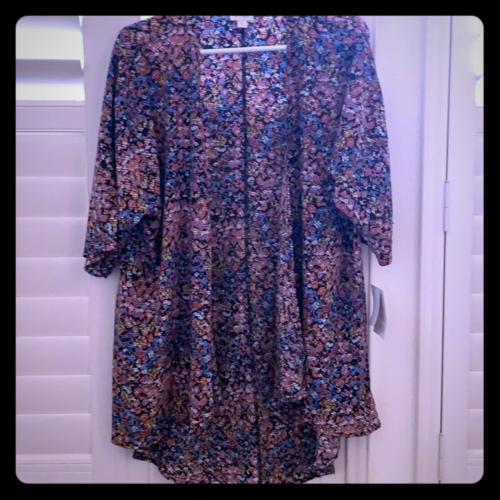 NWT. LuLaRoe Lindsay Kimono
